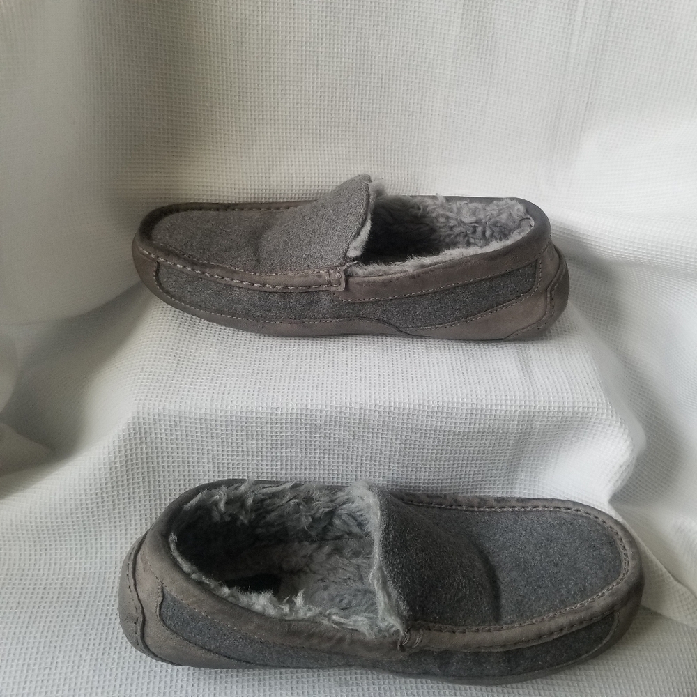 UGG Ascot Slippers